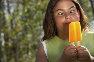 girl-with-popcicle